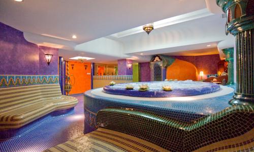 Hévíz jen 2 km od termálního jezera v Amira Boutique Hotelu s polopenzí a neomezeným marockým wellness + sleva