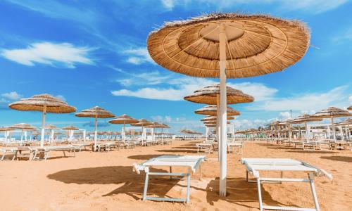 Itálie v historickém Rimini 60 m od moře: Pobyt v Hotelu Playa *** se snídaní nebo polopenzí a zapůjčením kol