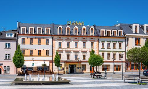 Jeseníky: Pobyt v oceňovaném Hotelu Slovan **** s polopenzí, privátním vstupem do sauny a welcome drinkem
