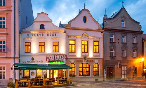 Jindřichův Hradec: Hotel Concertino - Zlatá Husa **** se snídaněmi, privátní saunou + čokoládová masáž a zábal