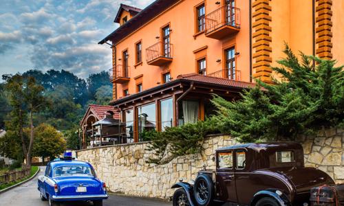 Jižní Čechy: Tábor v Hotelu Romantik Eleonora *** s polopenzí, konopnou koupelí Carun nebo sektem + sleva