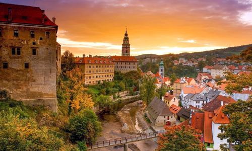 Jižní Čechy v Hotelu Corona **** se snídaní nebo polopenzí, finskou saunou, fitness centrem a soláriem