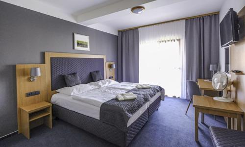 Jižní Morava: Hustopeče u rozhledny v Hotelu Rustikal *** se snídaní nebo polopenzí + možnost degustace