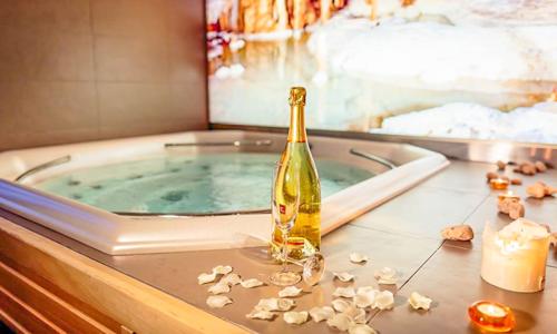 Jižní Morava u Moravského krasu: Hotel Olberg *** s polopenzí a privátním wellness (bazén, vířivka a sauna)