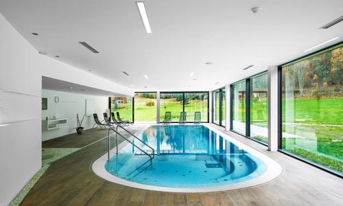 Karlovy Vary: 4* Cihelny Golf Resort s polopenzí + wellness centrum (bazén, vířivka a 4 druhy saun) neomezeně