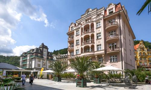 Karlovy Vary: Art Deco WOLKER **** s neomezeným wellness, až 6 procedurami a polopenzí + dítě do 12 let zdarma