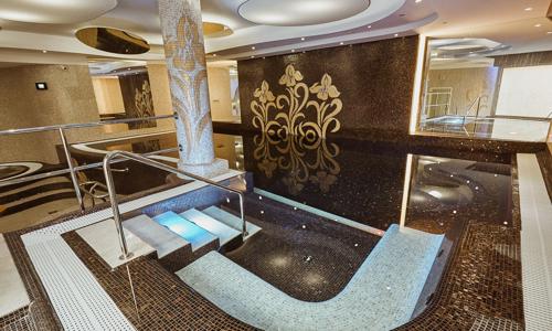 Karlovy Vary exkluzivně v centru: 4* Spa Hotelu IRIS s neomezeným wellness, bazénem, procedurami a polopenzí