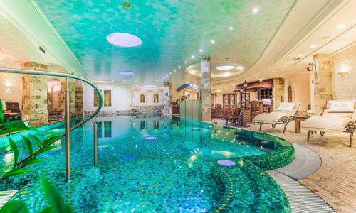 Karlovy Vary: Luxusní Hotel Carlsbad Plaza ***** s neomezeným wellness s 5 bazény a 7 druhy saun + snídaně