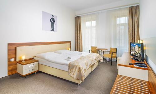 Karlovy Vary: Pobyt v Hotelu Malta **** s až 5 wellness a léčebnými procedurami, kávou a zákuskem i polopenzí