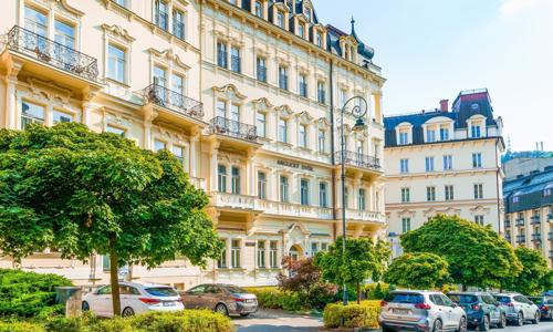 Karlovy Vary: Spa Hotel Anglický Dvůr **** s polopenzí, wellness, 3 procedurami a vstupem do Muzea Becherovky