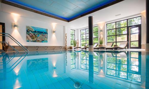 Klimatické lázně Prien přímo u jezera: Yachthotel Chiemsee **** se snídaní a wellness s unikátní parní saunou