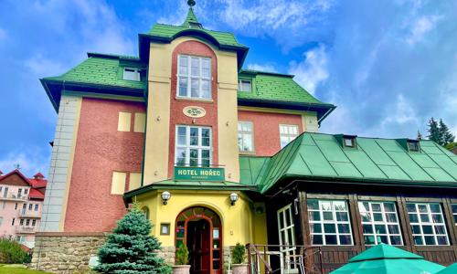 Krkonoše: Dovolená v Peci pod Sněžkou v Hotelu Hořec **** s polopenzí, vstupem do sauny a welcome drinkem