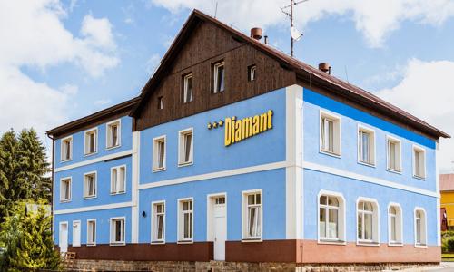 Krkonoše: Harrachov v Hotelu Diamant s polopenzí a privátním wellness s vířivkou a parní kabinou