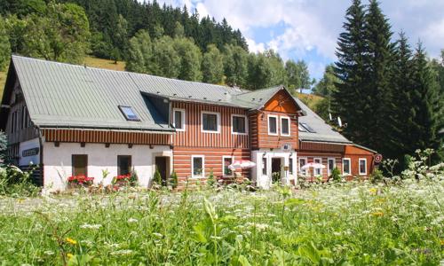 Krkonoše: Pobyt v Peci pod Sněžkou blízko lanovky na Sněžku a v obležení atrakcí v Hotelu Tetřívek s polopenzí