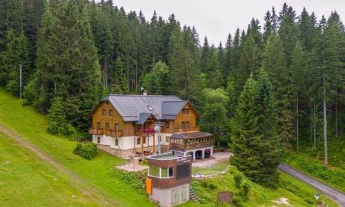 Krkonoše: Pobyt v Peci pod Sněžkou v Penzionu Melkus s polopenzí, hernou pro děti a úschovnou kol a motocyklů