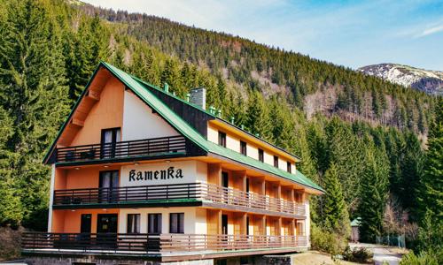 Krkonoše: Špindlerův Mlýn v Hotelu Esprit *** s polopenzí, fitness a vyžitím (kulečník, šipky) + dětský koutek