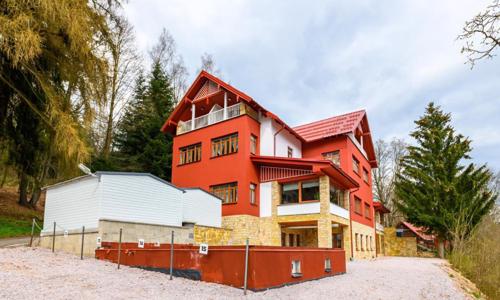 Krkonošský NP u Stezky korunami stromů: Janské Lázně v Penzionu Zámeček *** se snídaní/polopenzí + wellness