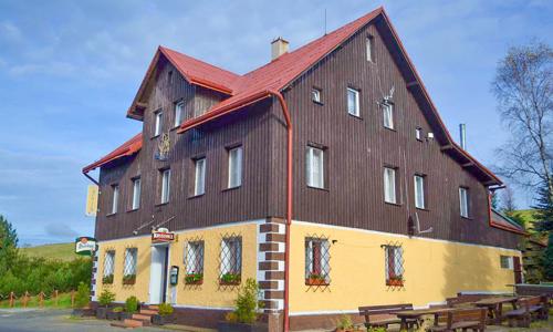 Krušné hory u Klínovce a Božídarského rašeliniště v Horském Hotelu Arnica *** s polopenzí a láhví bílého vína