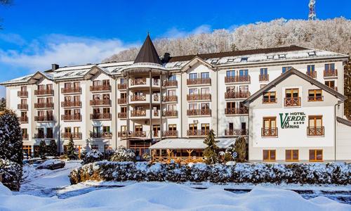 Kudowa-Zdrój: Hotel Verde Montana Wellness & Spa **** s polopenzí a neomezeným wellness + dětská herna