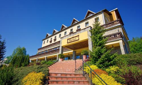 Kysucké Beskydy v Hotelu Husárik **** s regionální polopenzí, ochutnávkou domácích piv a sýrů + jeskynní bazén