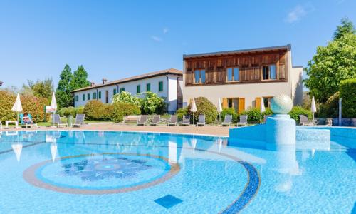 Lago di Garda a památky UNESCO: Hotel Paradiso & Golf **** se snídaní či polopenzí, bazény, wellness a slevami