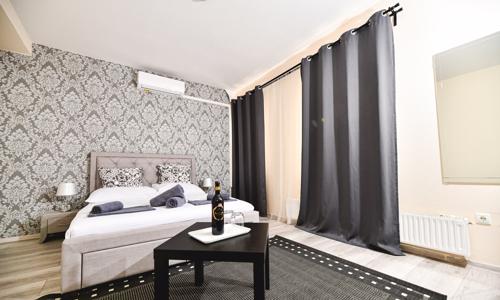 Lázně Eger ve Végvári Hotelu *** s polopenzí + každodenní vstup do termálů se 13 bazény, degustace a slevy