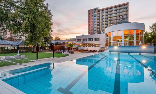 Lázně Hajdúszoboszló: Relaxace v Hotelu Barátság *** s termálním wellness s bazény + polopenze