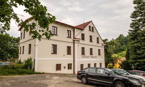 Lázně Libverda v Jizerských horách: Penzion Protěž blízko kolonády + snídaně nebo polopenze a vstup do bazénu