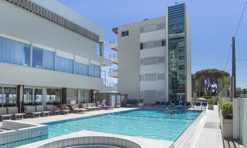 Letovisko Rimini: Miramare přímo u pláže v Hotelu Ascot & Spa **** s polopenzí + bazén, vířivka a animace