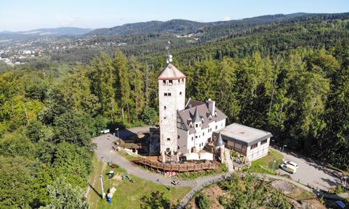 Liberec ve stylovém Hotelu Liberecká výšina *** s rozhlednou + polopenze, poukaz na kávu a zajímavé slevy