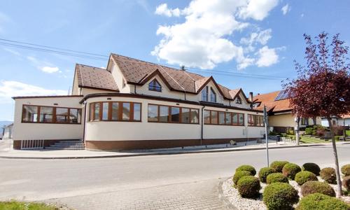 Liptov u Bešeňové v rodinných Apartmánech Adam s polopenzí a vstupem do wellness (2 sauny a vyhřívaný bazén)