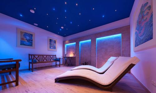 Luxusní odpočinek na Valašsku: Penzion Na kraji lesa **** se snídaní a moderním wellness centrem + láhev sektu