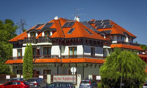 Maďarsko: Eger v Hotelu Ködmön **** s polopenzí a neomezeným wellness (vířivka, sauny) + slevy do restaurací