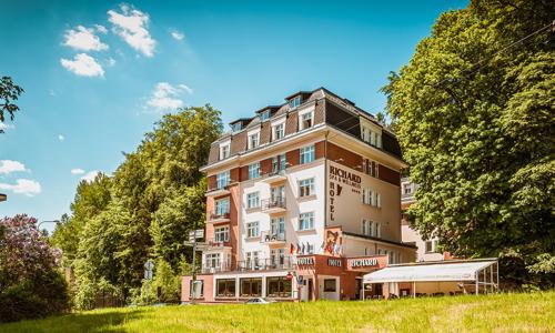Mariánské Lázně: Hotel Richard **** s neomezeným vnitřním bazénem, až 6 procedurami, pitnou kúrou a polopenzí