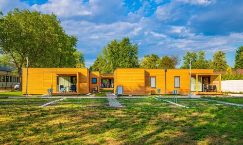 Mezőkövesd ve stylové chatce až pro 5 osob v Zsóry Liget Resortu **** + snídaně a sleva na vstup do lázní