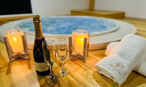 Mladá Boleslav: Relax v Hotelu Hejtmanka se snídaní formou bufetu + privátní vstup do wellness a láhev sektu
