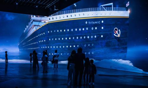 Mnichov: Strhující výstava Legenda o Titanicu s virtuální realitou a působivými projekcemi + ubytování