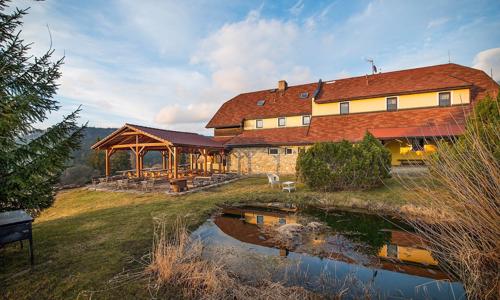 Národní park Šumava: Penzion U Mauritzů s farmou se zvířátky a snídaní + možnost privátního wellness