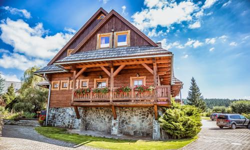 Nízké Tatry v Penzionu Schweintaal se snídaní a wellness (vířivka, finská sauna, infrasauna) + venkovní bazén