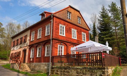 NP České Švýcarsko v Penzionu Kyjovská terasa se snídaní/polopenzí, relaxací ve skandinávské kádi + kulečník