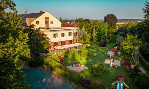 Orlické hory v luxusním April Hotelu Panorama **** s polopenzí, neomezeným wellness a welcome drinkem