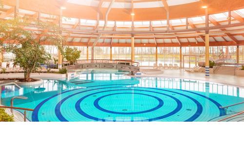 Ostrov Rujána v Baltském moři: Parkhotel Putbus Superior Rügen vedle zámeckého areálu se snídaněmi + večeře