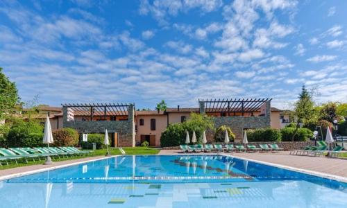 Peschiera u Lago di Garda a památky UNESCO v Golf Residence & Resort s polopenzí + bazén a sleva na golf