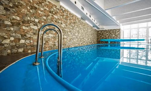 Písek: Interhotel America **** v pokoji s terasou včetně snídaně, večeře, wellness centra a slev + dítě zdarma