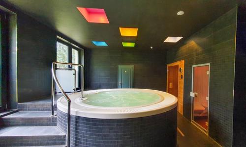 Pobyt 3 km od centra Karlových Varů: Parkhotel Carlsbad Inn **** s polopenzí, privátním wellness a masáží