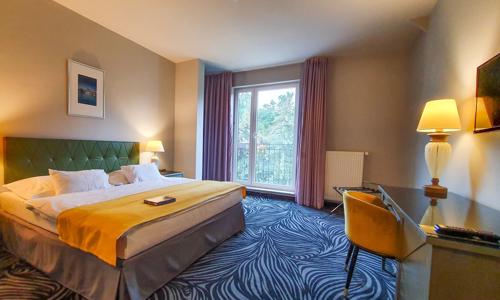 Pobyt 3 km od centra Karlových Varů: Parkhotel Carlsbad Inn **** s privátním wellness, procedurou a polopenzí