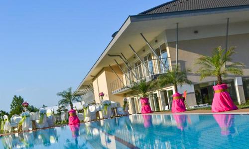 Pobyt 30 km od Budapešti v Szépia Bio & Art Hotelu **** s polopenzí/plnou penzí, wellness a sportovním vyžitím