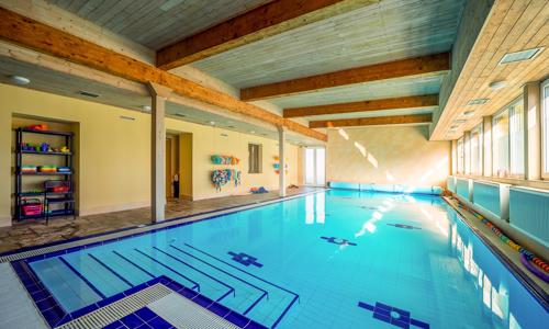 Pobyt blízko Prahy a zámku Konopiště ve Wellness Hotelu Valnovka *** se snídaní a sektem + možnost wellness