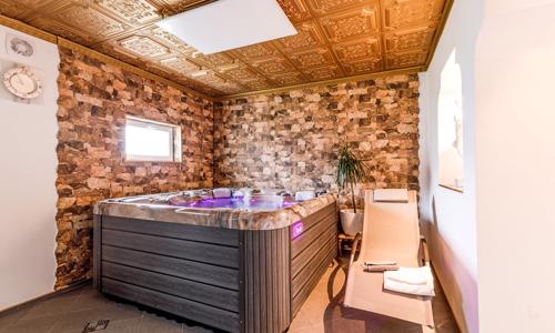 Pobyt u Karlových Varů a CHKO Slavkovský les: Hotel Sherwood *** se snídaní/polopenzí a privátním wellness