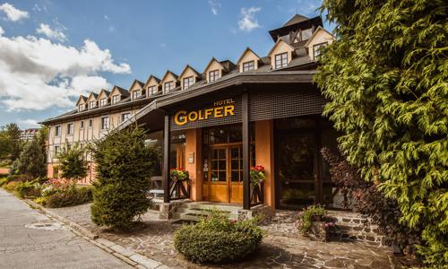 Pobyt u Kremnického hradu: Hotel Golfer *** s polopenzí, bazénem, saunami a vyžitím pro děti i sportovce